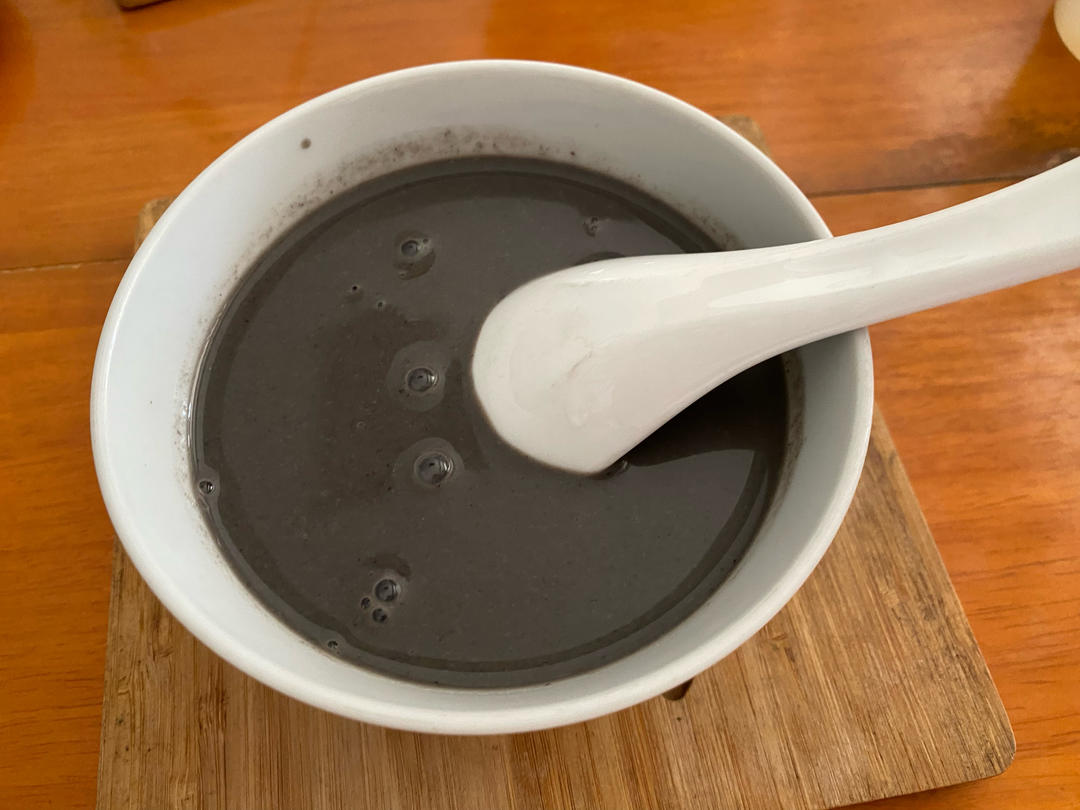 丝滑核桃芝麻糊（简易破壁机版，不耽误好吃）