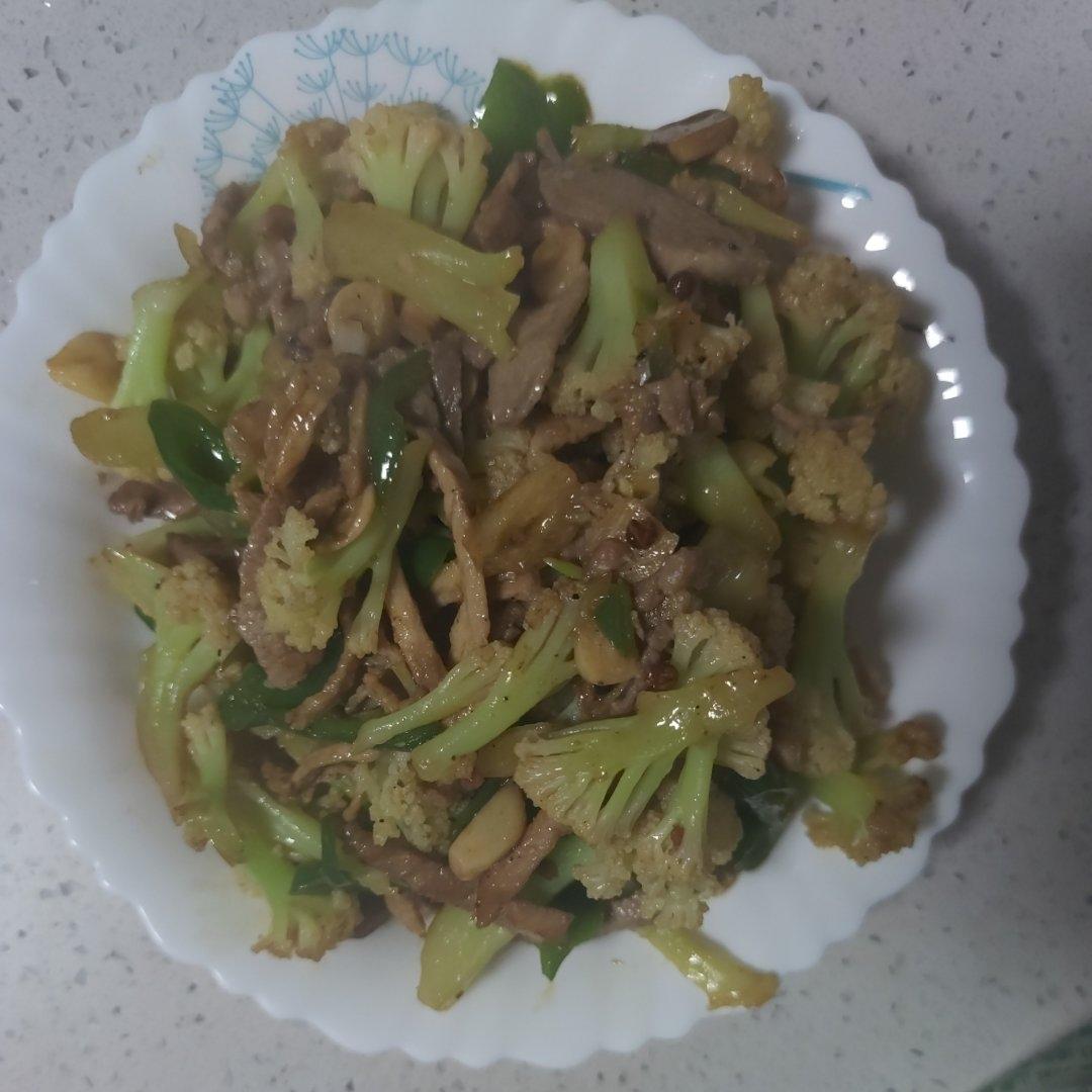 干煸菜花（花菜炒肉）