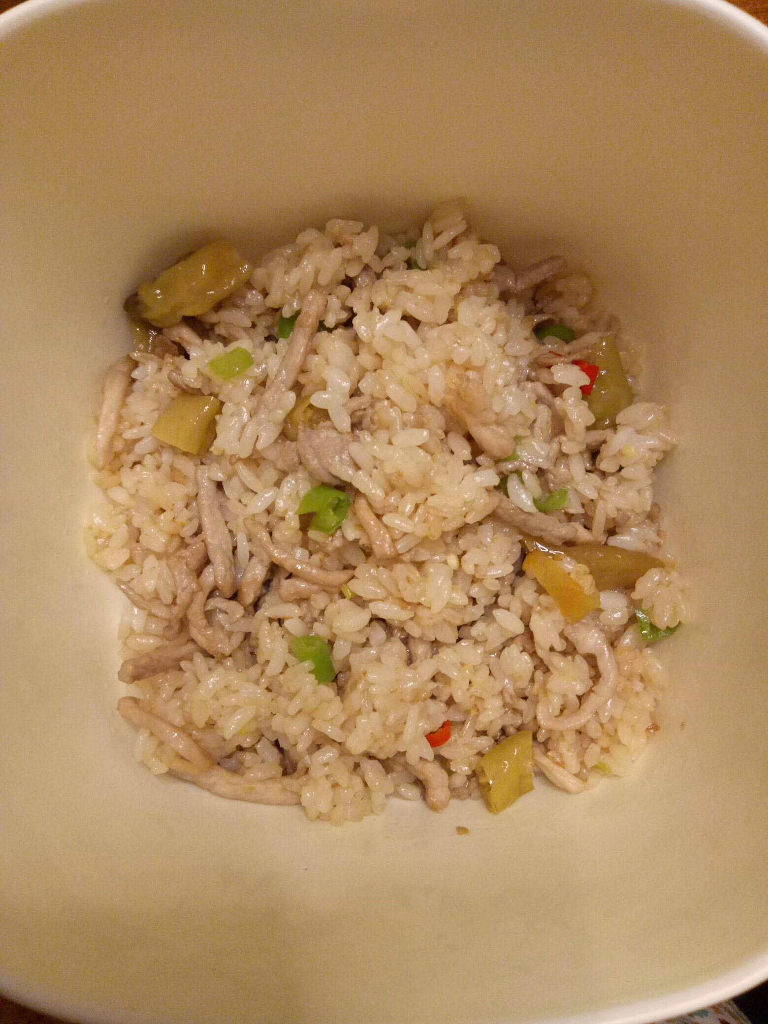 小米椒肉丝炒米饭的做法