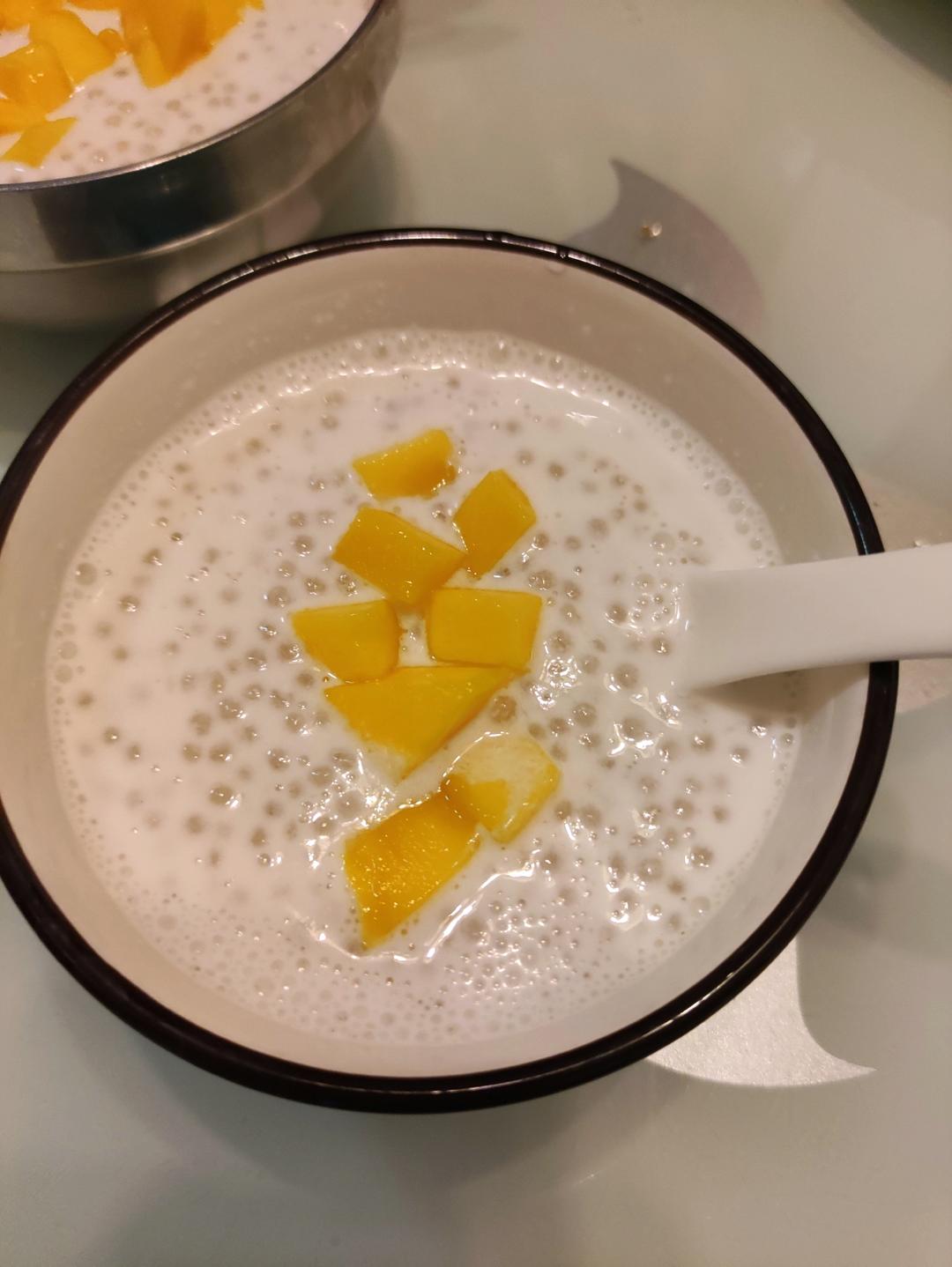 椰浆芒果西米露