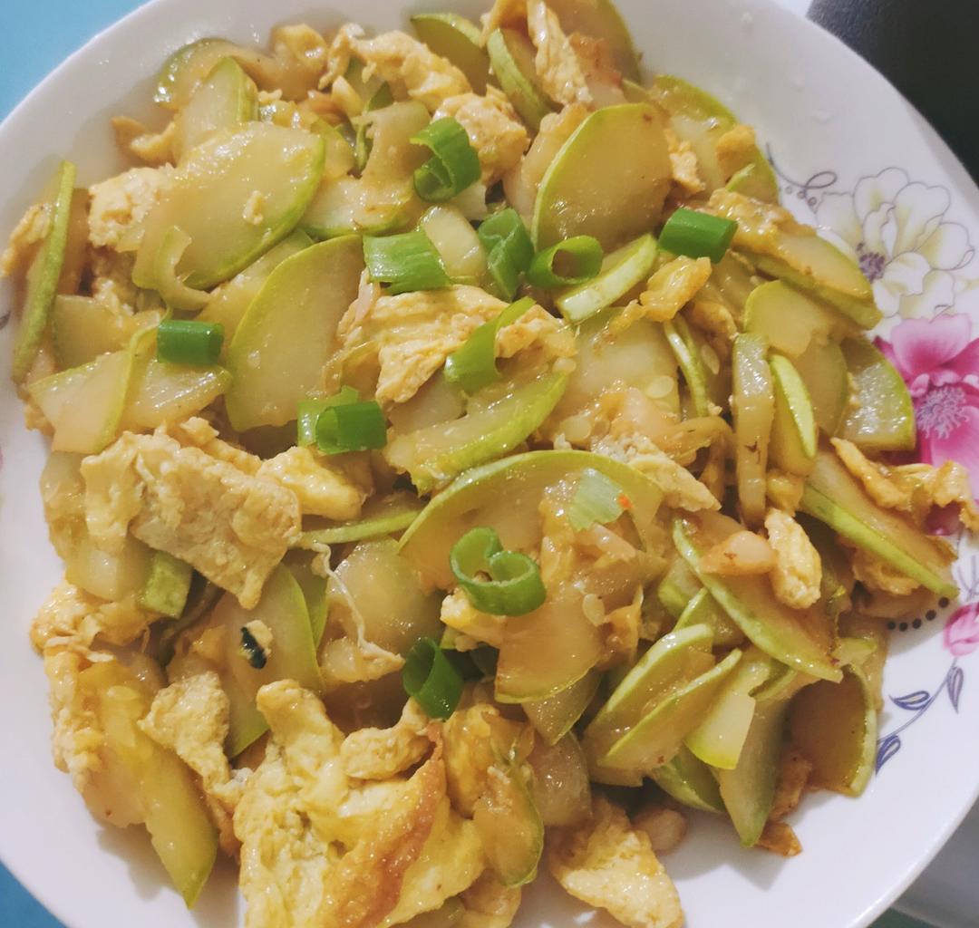 清香的西葫芦炒鸡蛋
