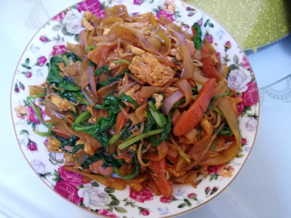 家庭版～炒河粉(操作简单)的做法