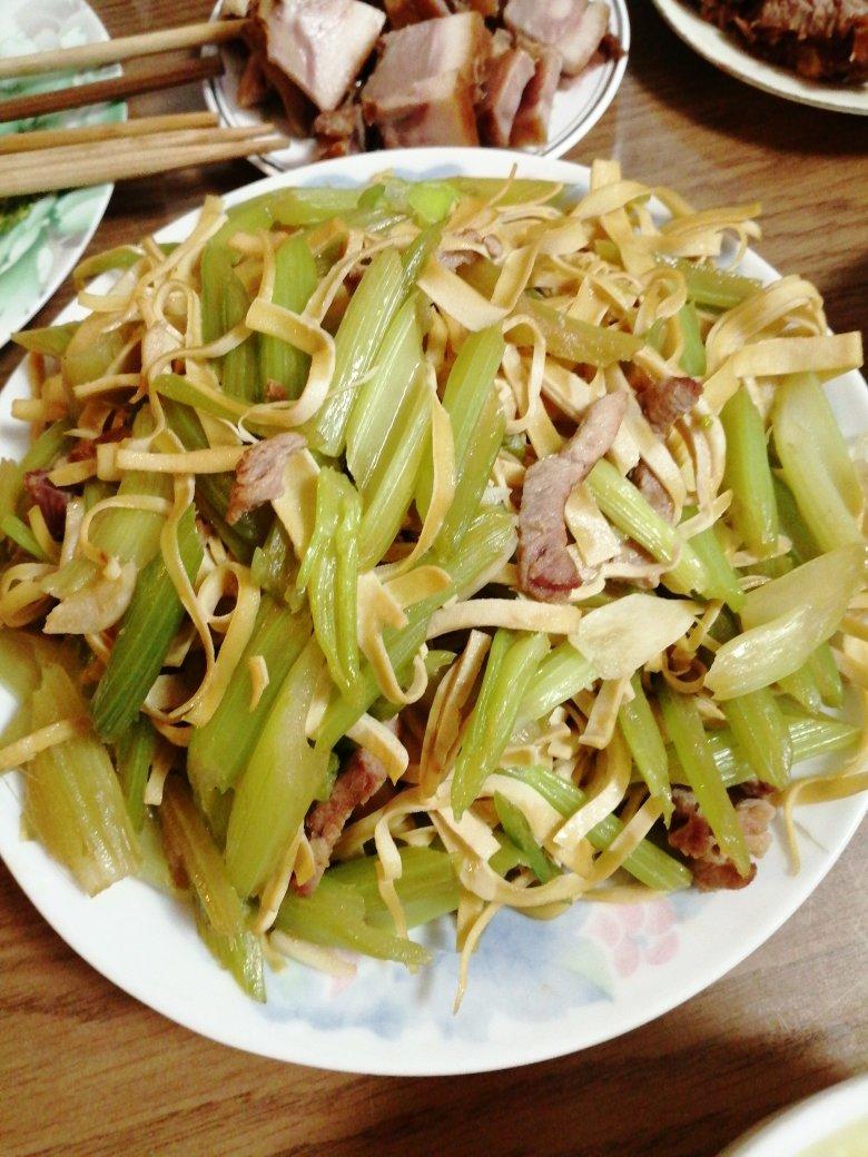 芹菜豆腐皮
