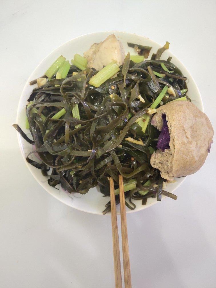 辣炒海带丝（勾氏私房菜）