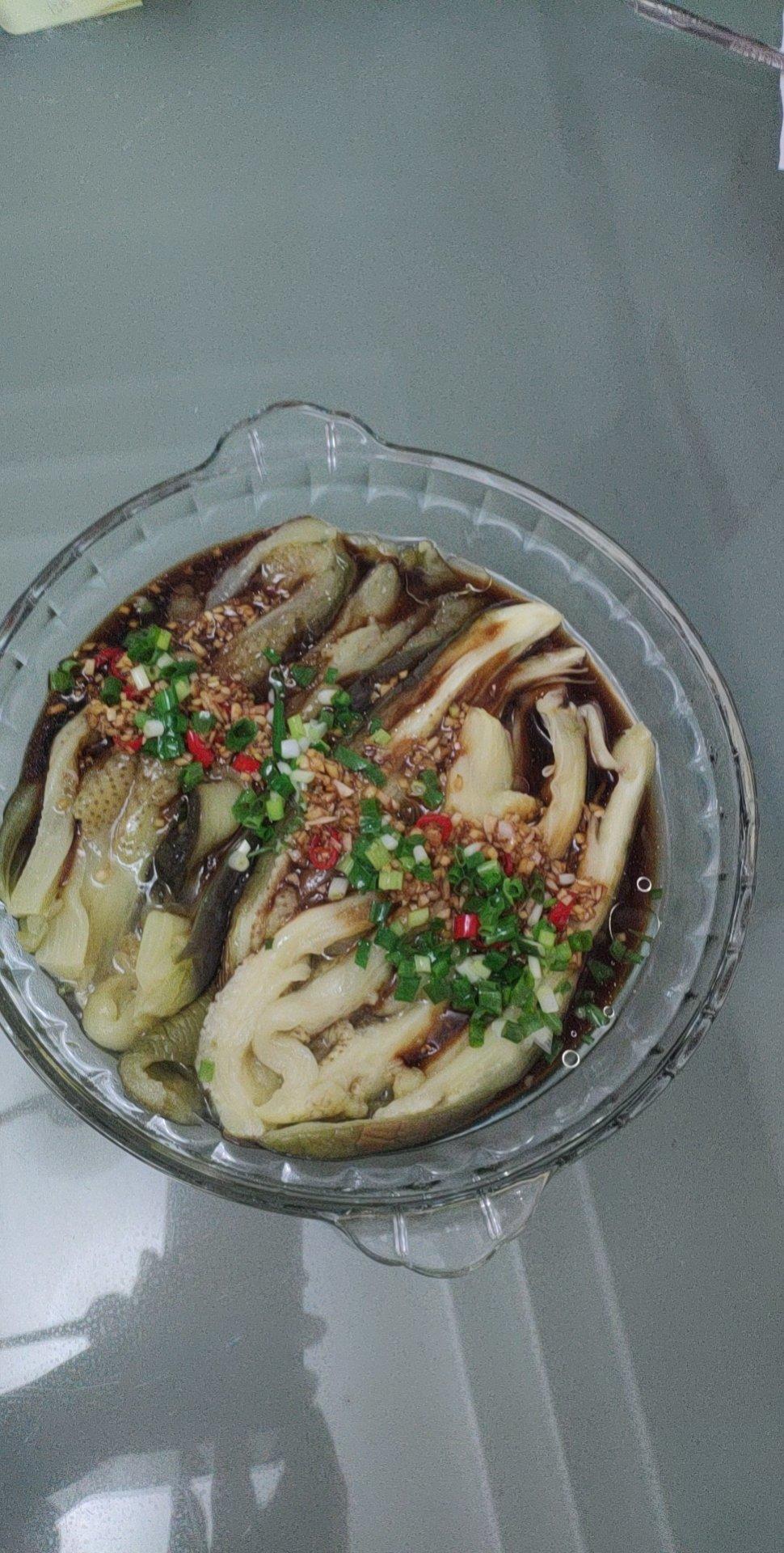 鲜香爽口开胃菜：清蒸茄子