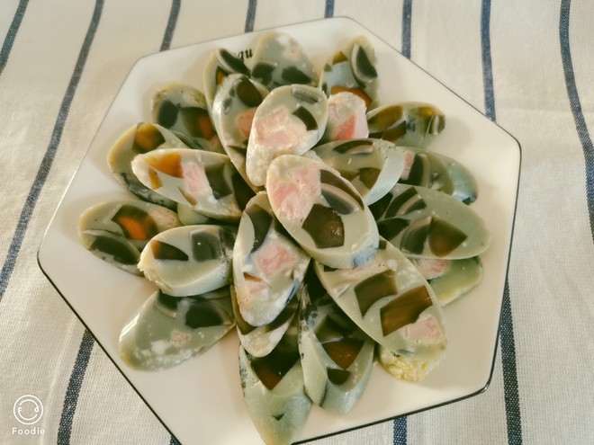 松花蛋肠的做法步骤图 松花蛋肠怎么做好吃 快乐的优妈 下厨房 松花蛋肠的做法步骤图 松花蛋肠怎么做好吃 快乐的优妈 下厨房