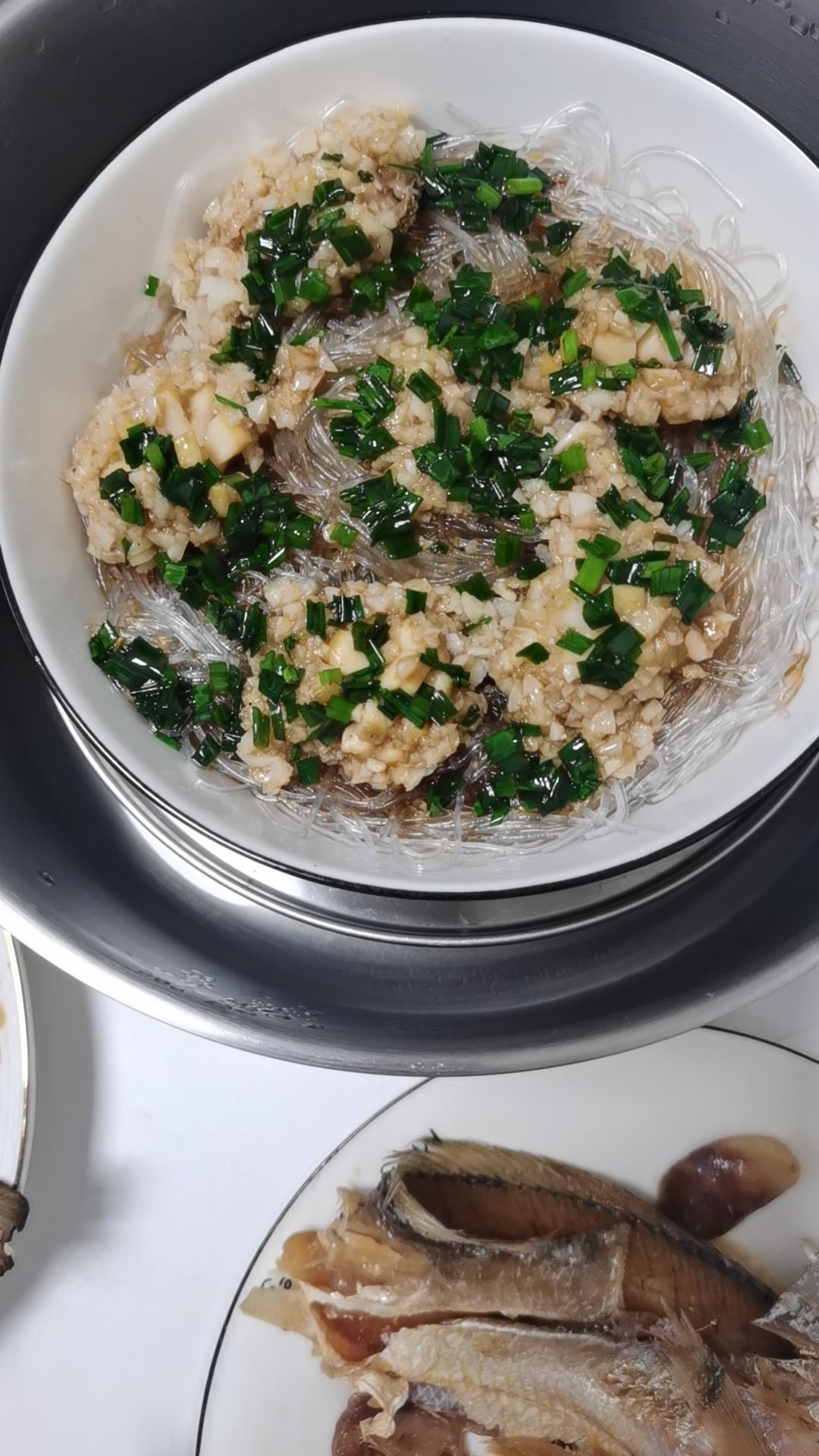 蒜蓉粉丝蒸鲍鱼