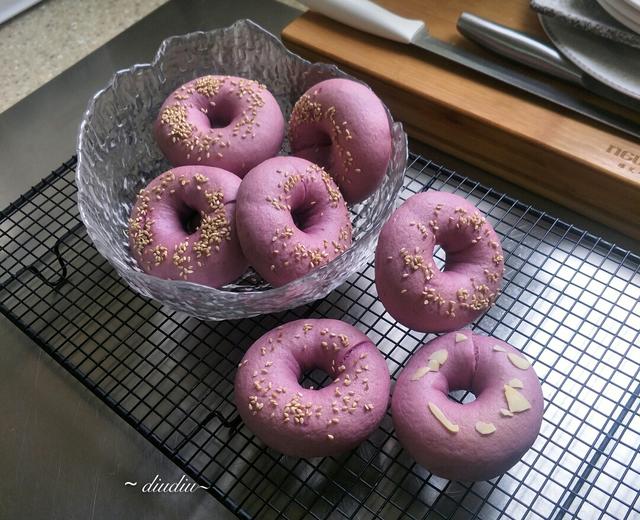 紫薯葡萄干贝果的做法