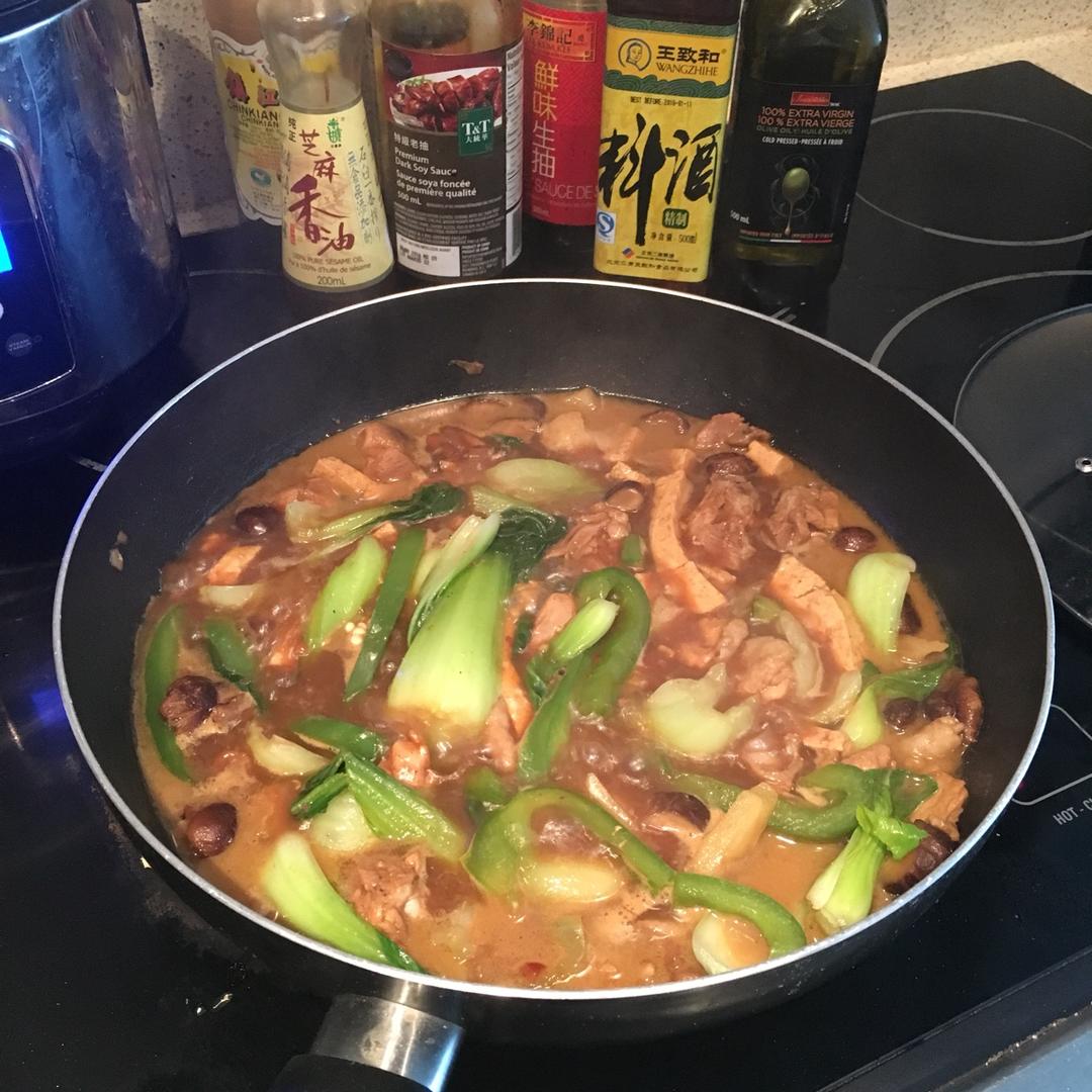 【黄焖鸡米饭】