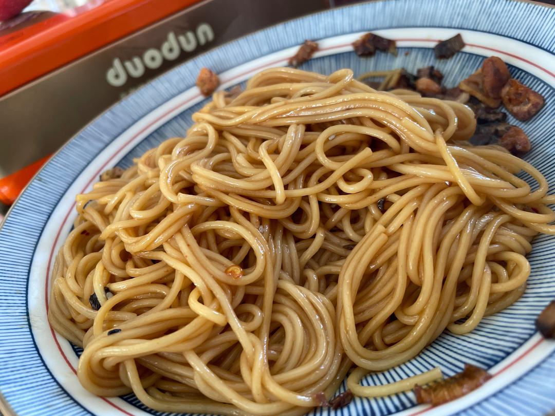 10分钟搞定的一碗葱油拌面