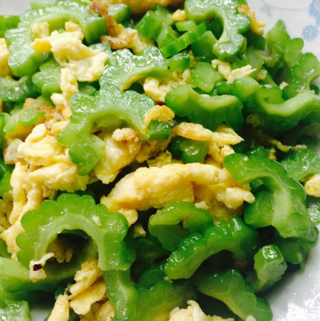 晓晓菲菲菲做的苦瓜炒蛋