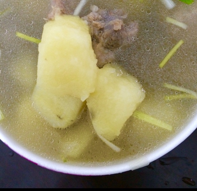 土豆排骨汤