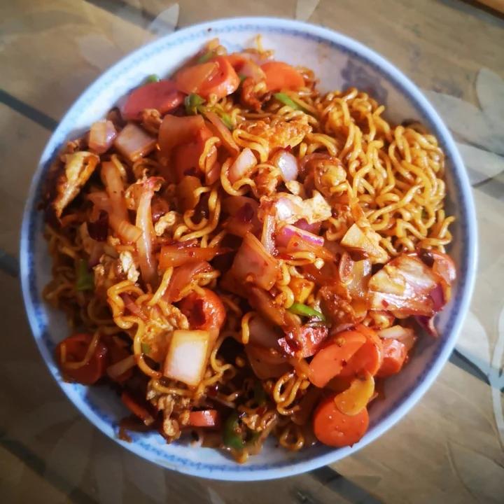 路边摊风味炒方便面