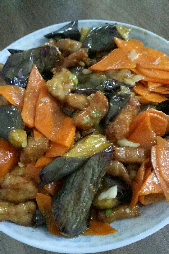 溜肉段烧茄子（东北硬菜呀哈哈）