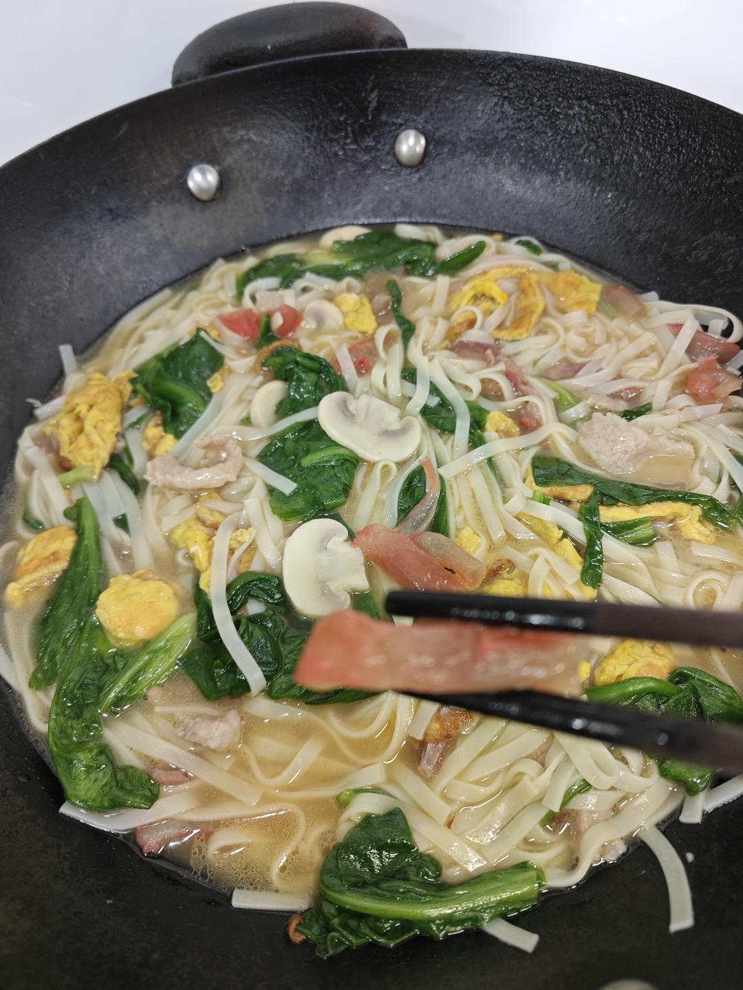 卤牛肉汤面