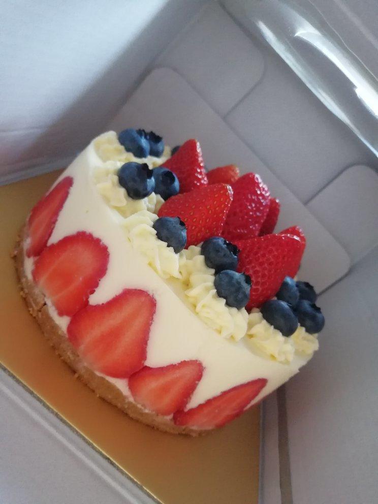 超简单的草莓芝士蛋糕
