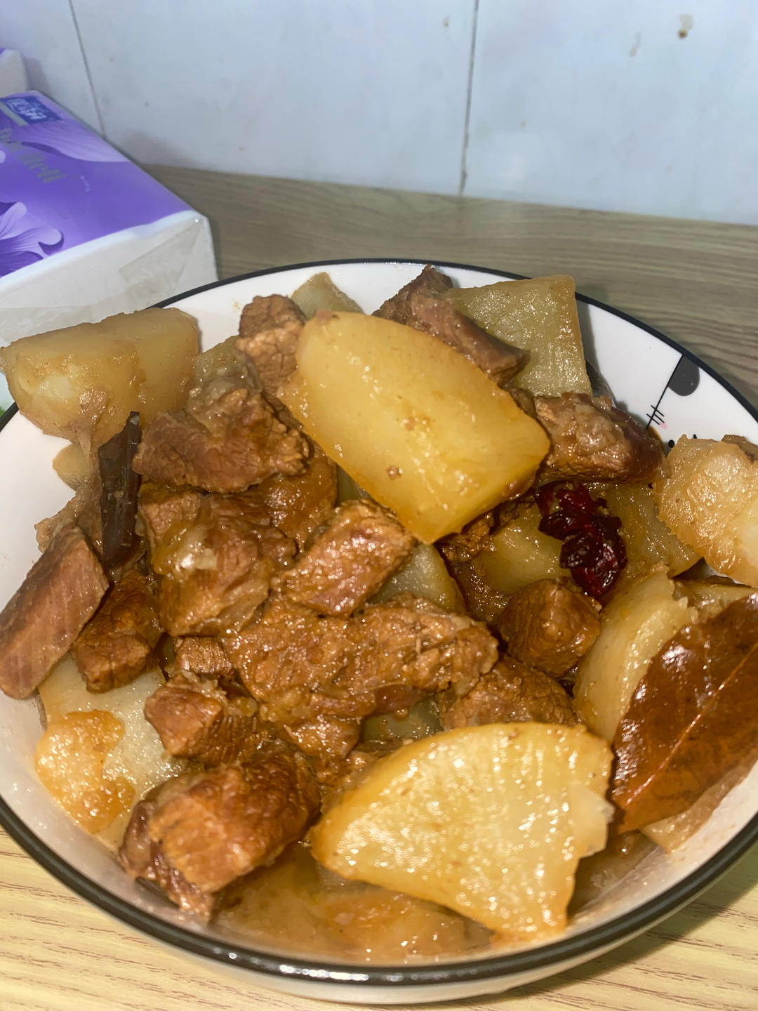 入口即化的广式萝卜牛腩煲