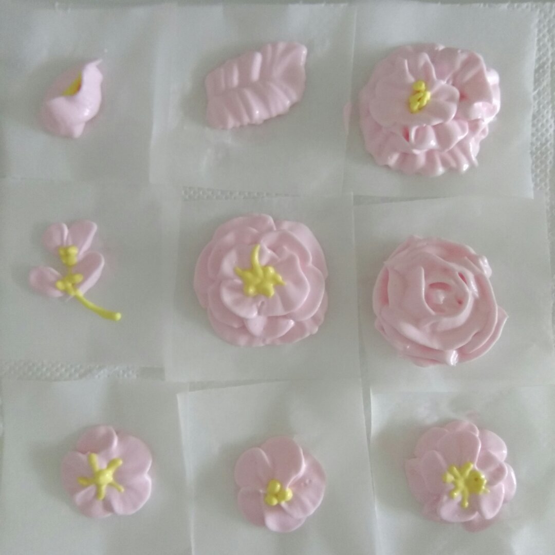 韩式裱花之五瓣花详细制作方法