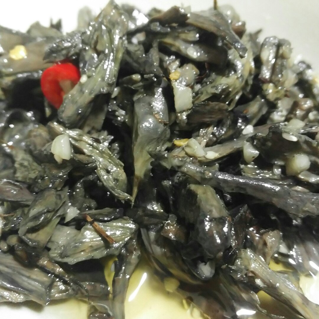 青椒或小米辣炒干巴菌