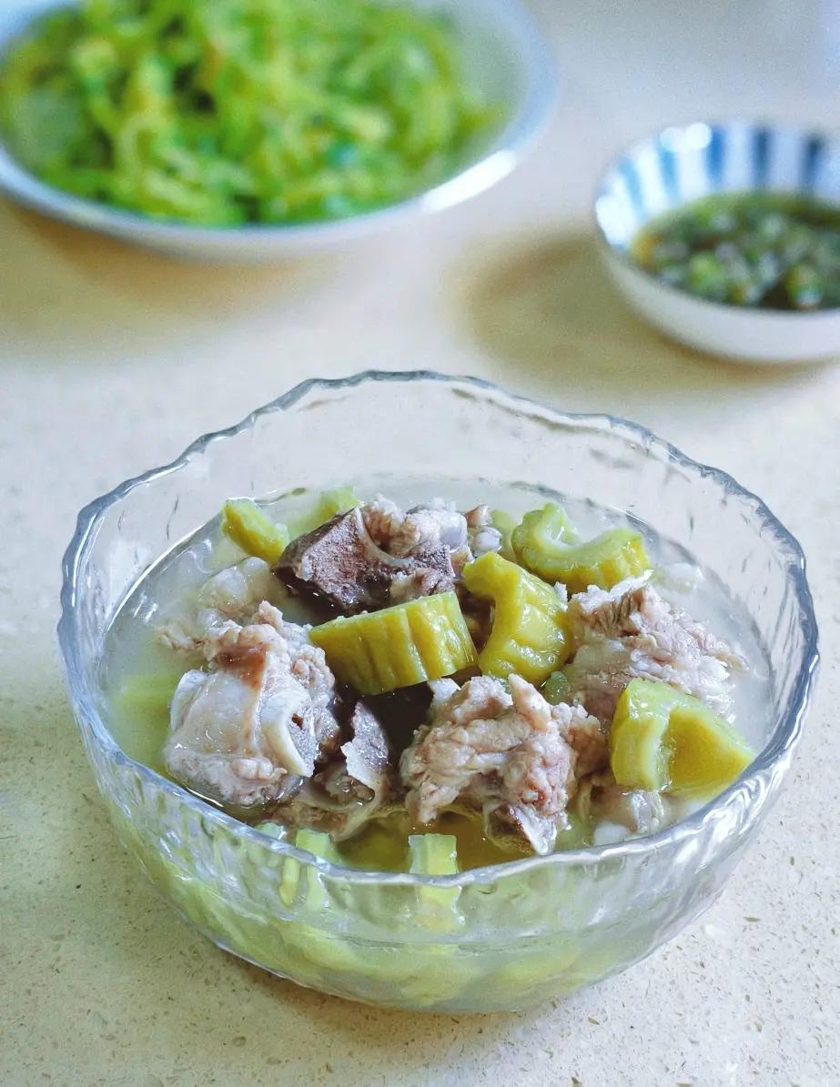 🌿苦瓜毛豆汤🍵