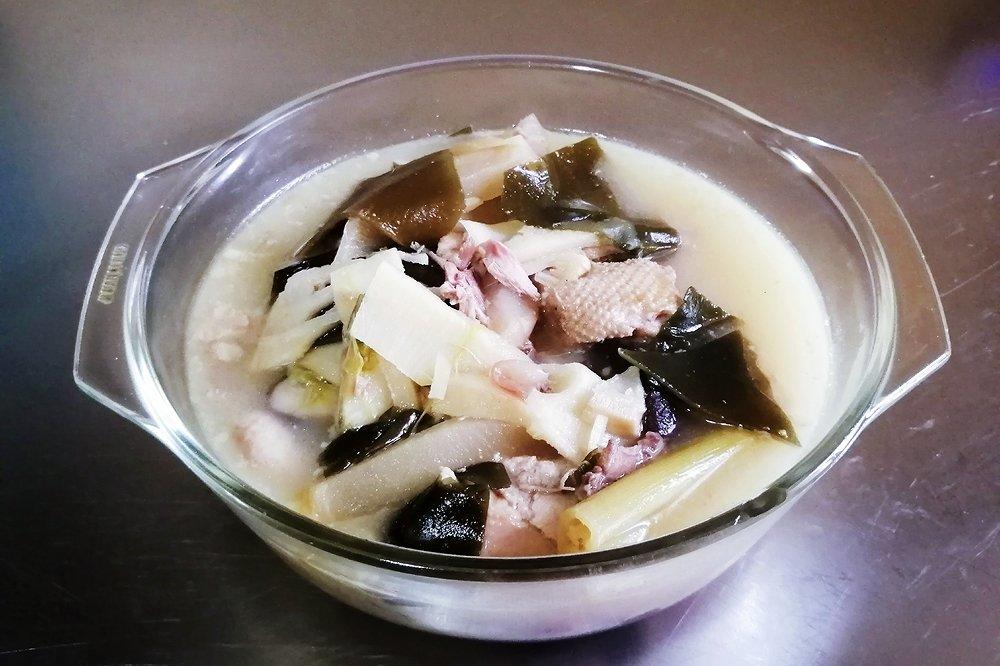 宁静致远ae做的川味酸萝卜海带老鸭汤