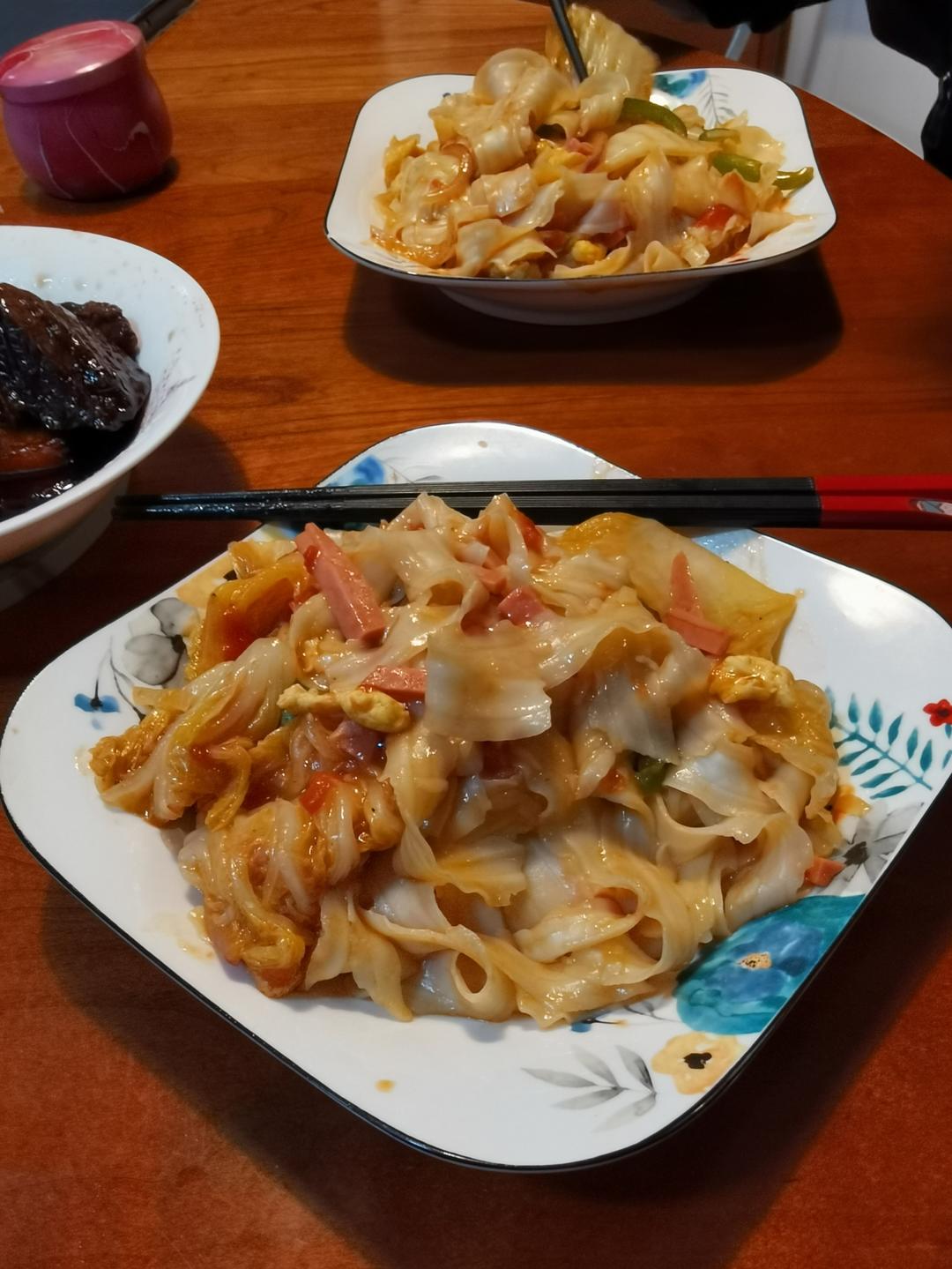 炒刀削面这样做，每次吃的盆干碗净