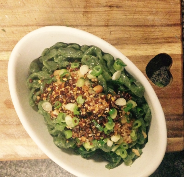 茄汁麻酱鸡丝菠菜面