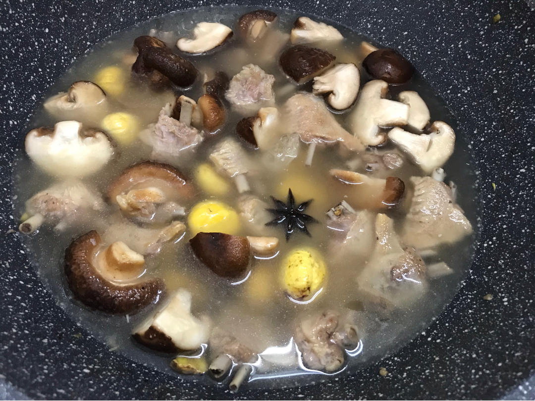 鸭中翅栗子煲
