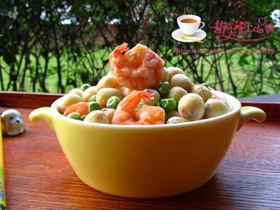虾仁青豆莲子米的做法