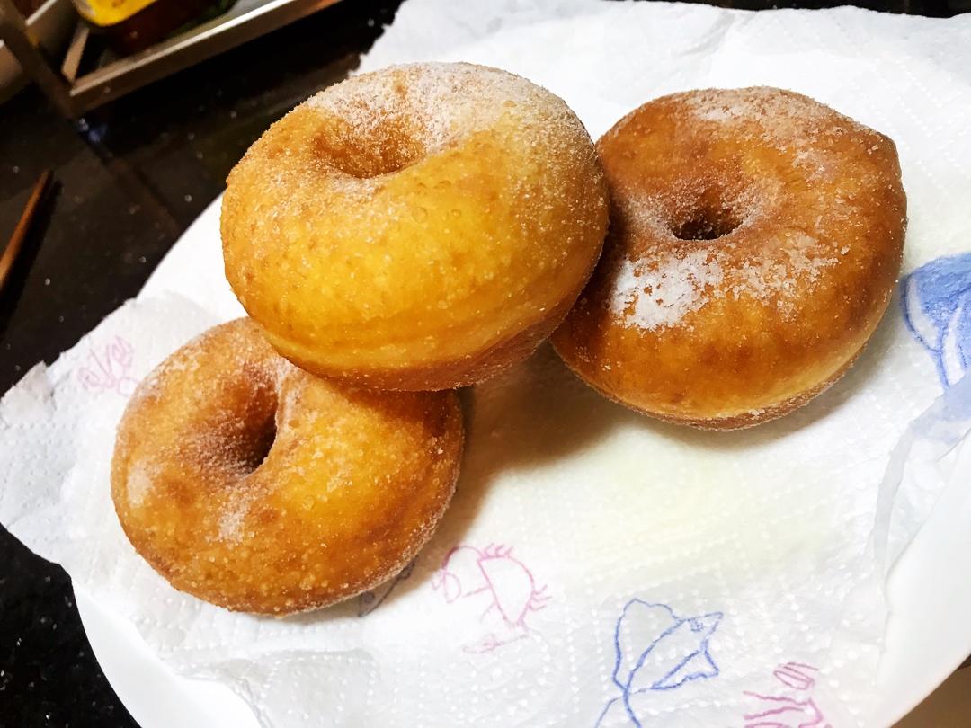 🍩超快手一小时低糖无需烤箱的甜甜圈（详细视频）
