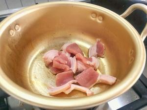 巨好吃(｡･ω･｡)ﾉ♡豪华泡菜五花肉锅的做法 步骤2
