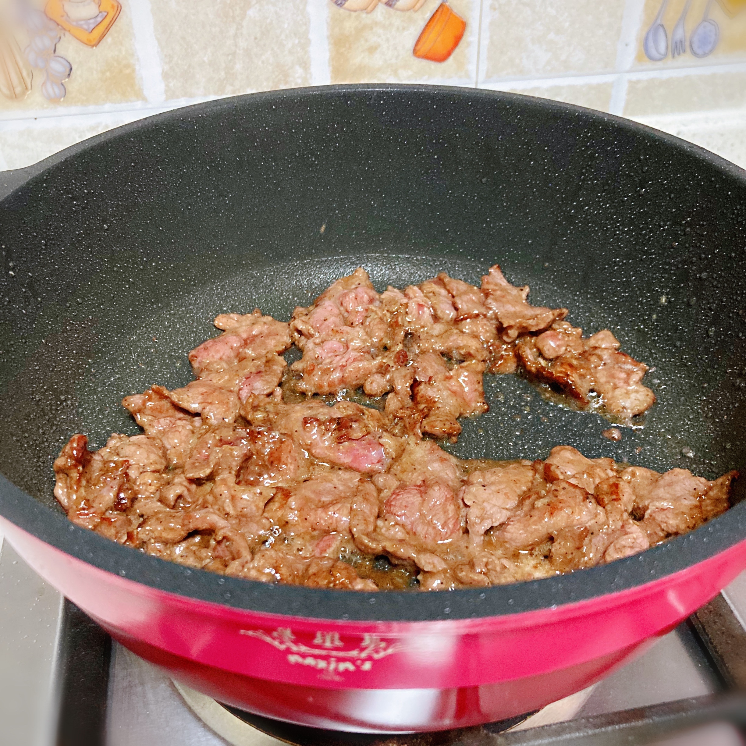 黑椒洋葱炒牛肉/马克西姆不粘锅的做法 步骤4