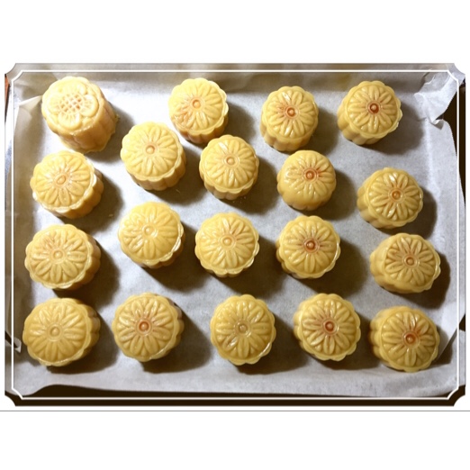 广式月饼—蛋黄莲蓉月饼