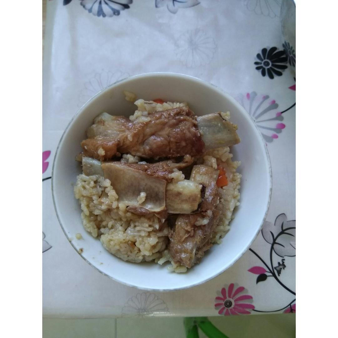 喷香排骨焖饭（爆好吃）