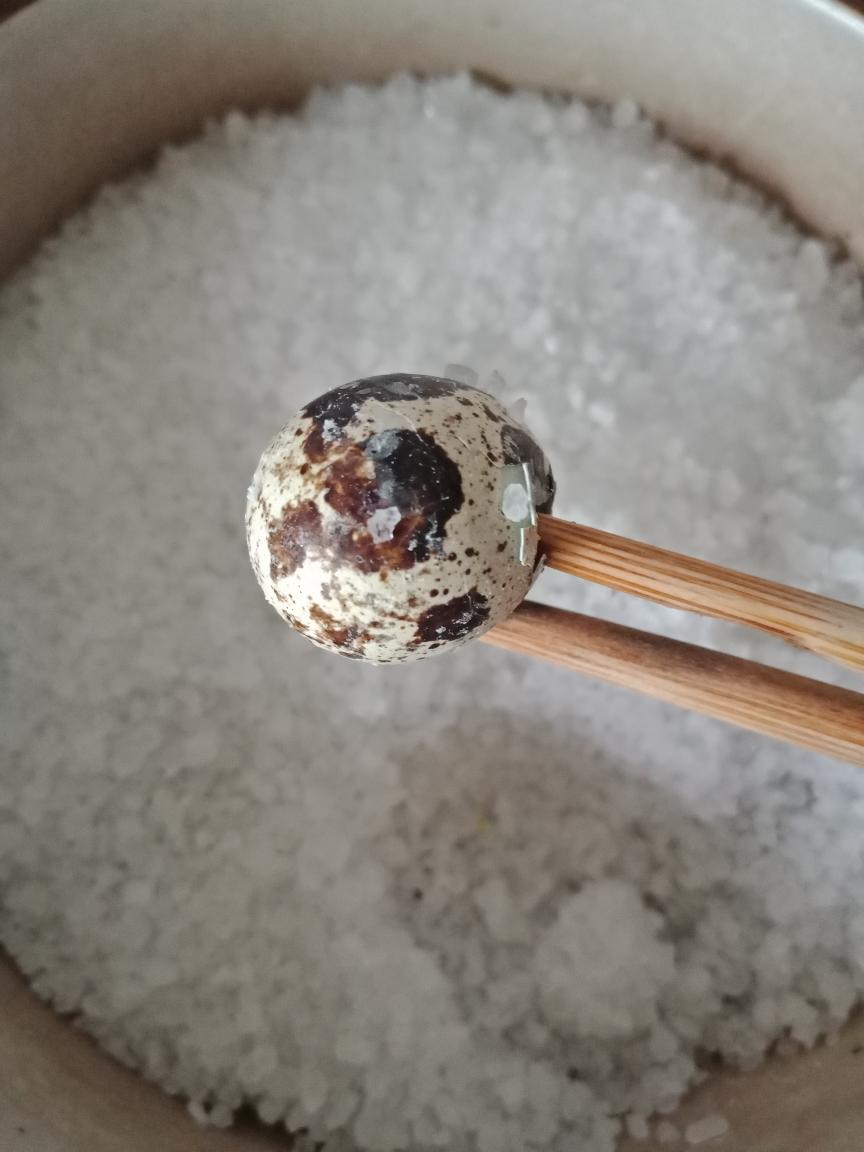 焗鹌鹑蛋的做法