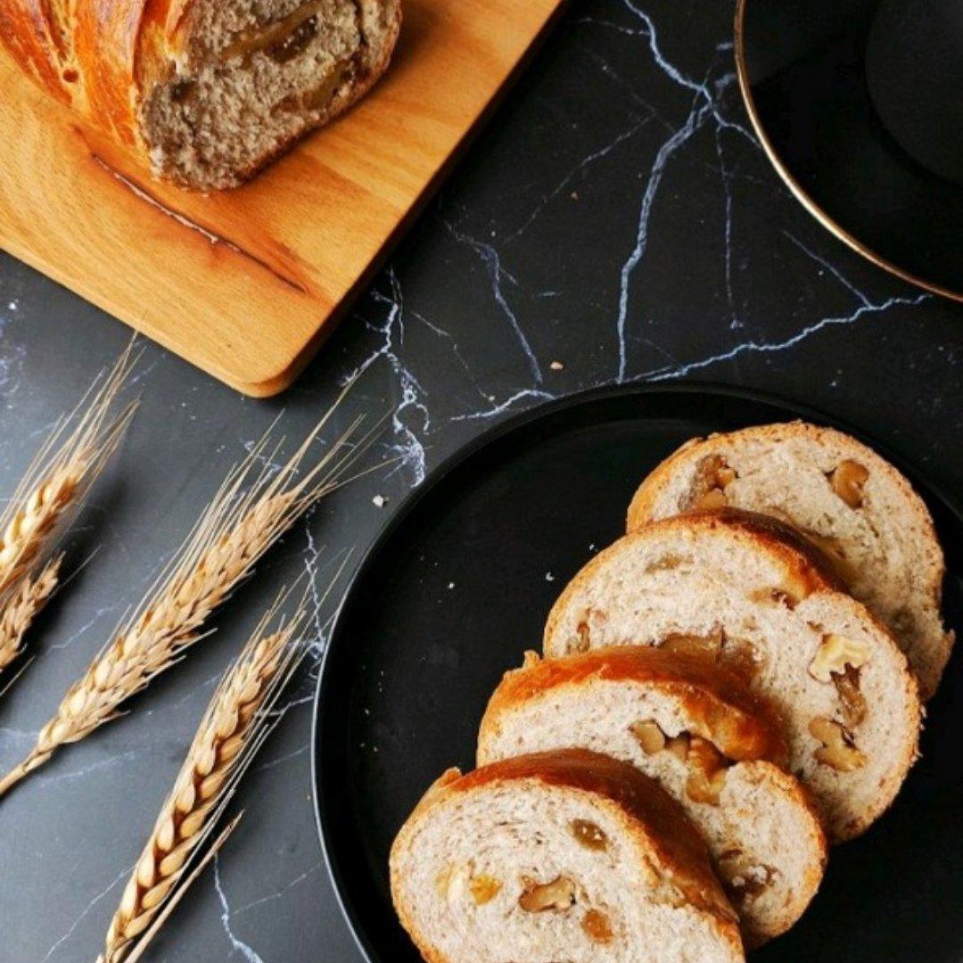 奶香果仁大列巴