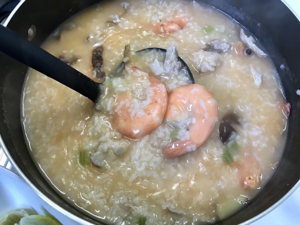 香菇滑鸡海鲜粥
