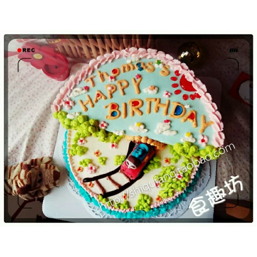 托马斯 • 生日蛋糕