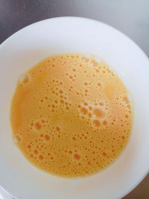 黄瓜汁蒸鸡蛋的做法 步骤3