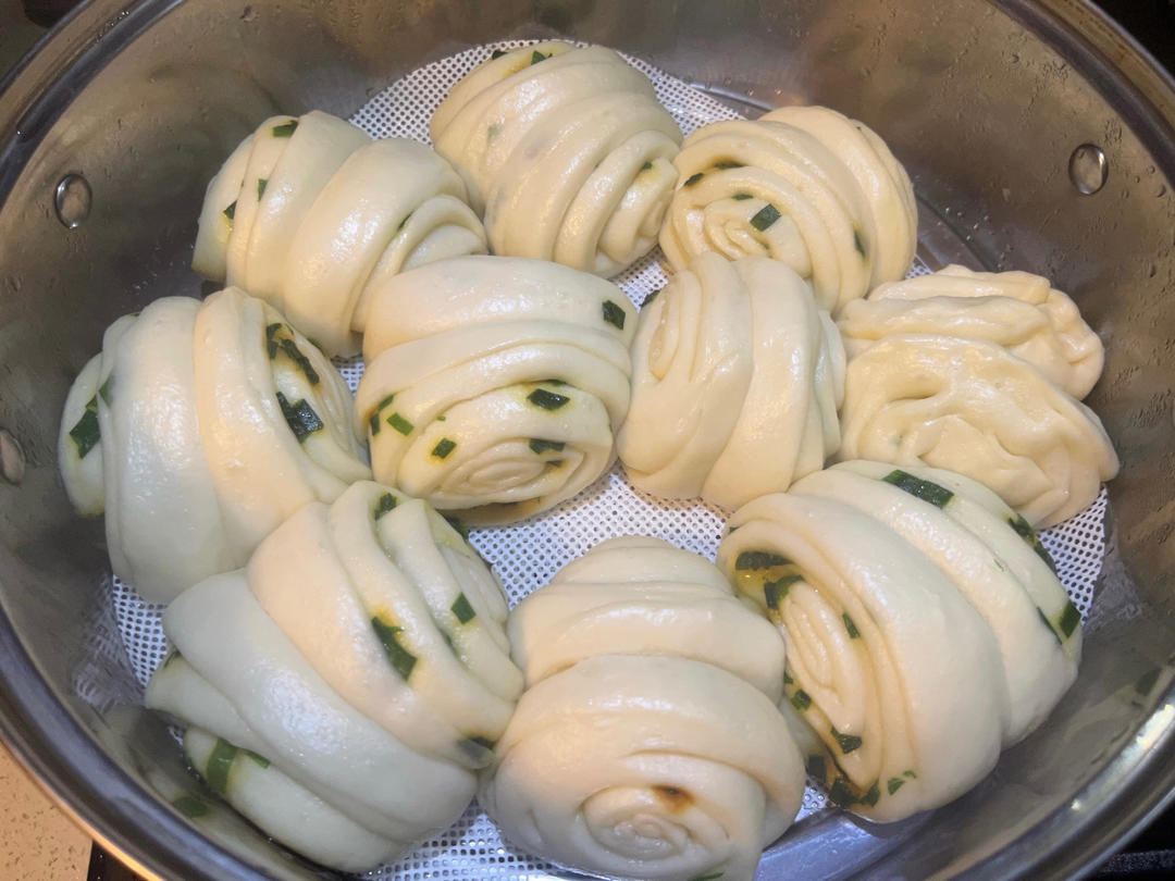 🌺椒盐葱香花卷🌺（操作简单，好吃又好看）