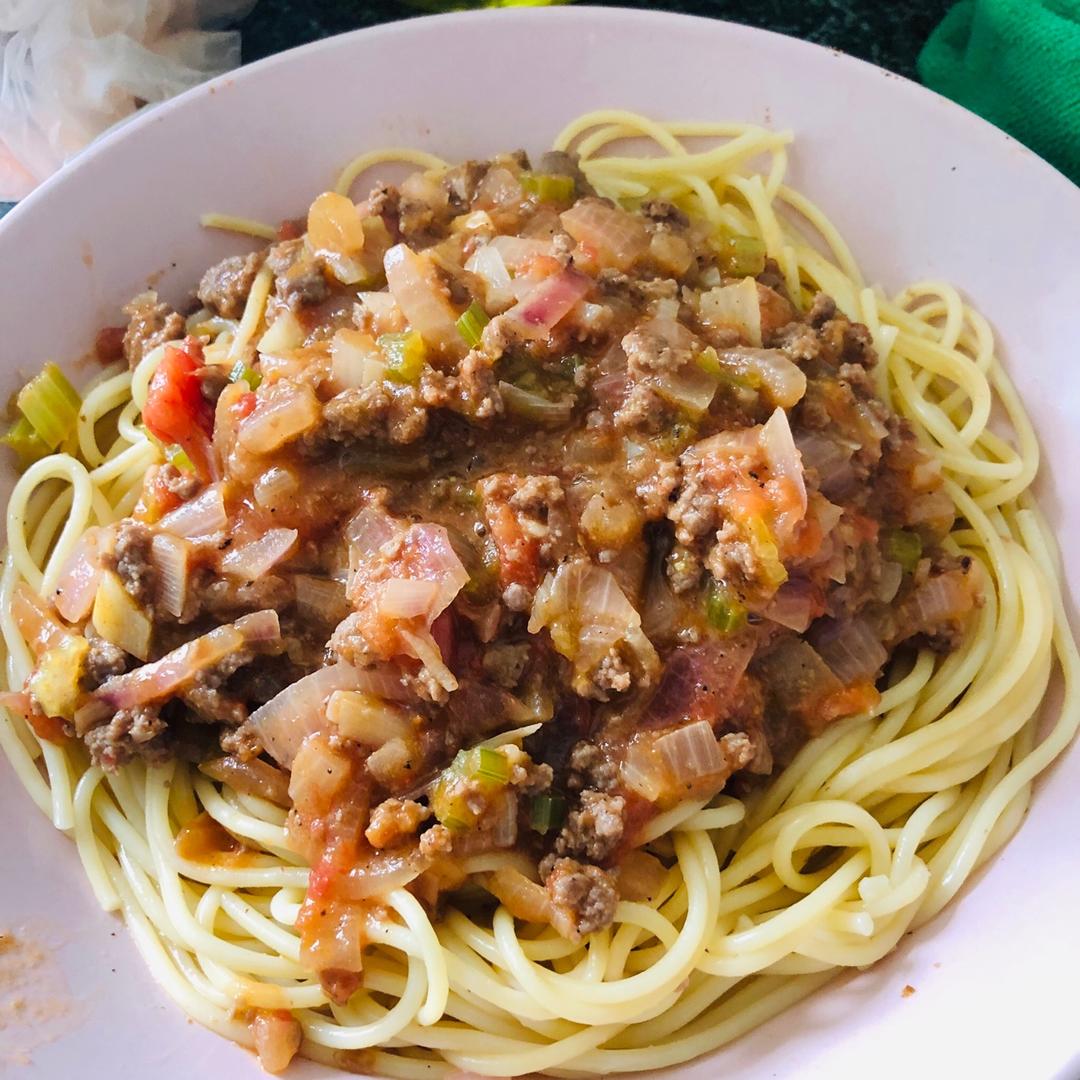 蕃茄蘑菇肉酱意大利面