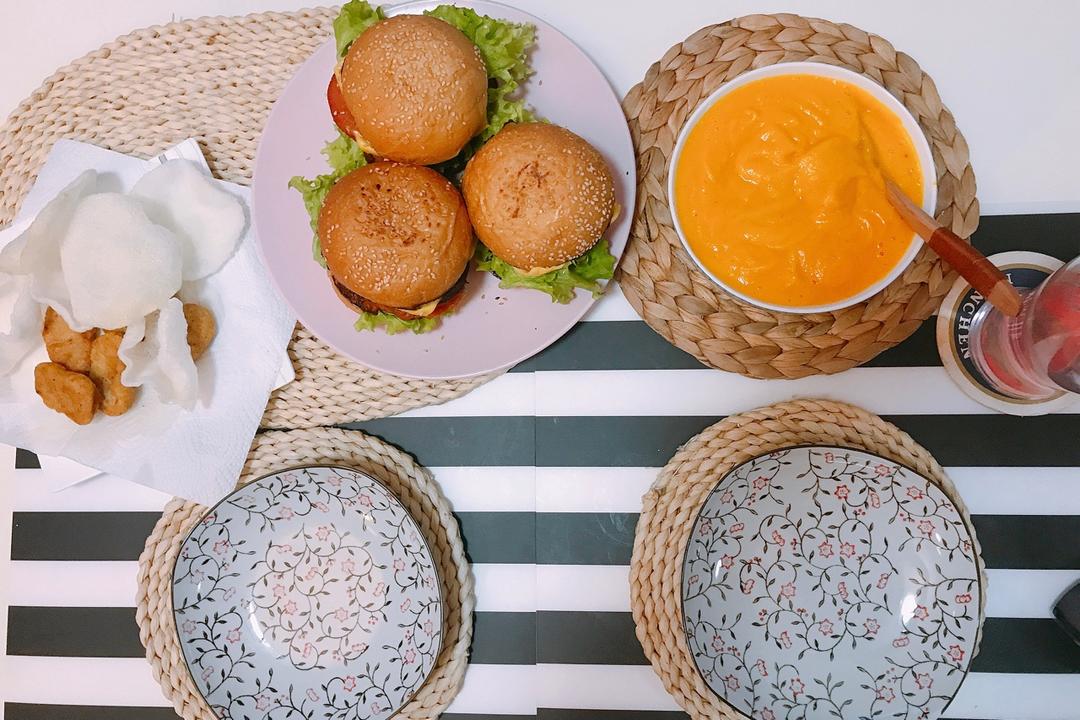 奶油南瓜浓汤 Pumpkin soup