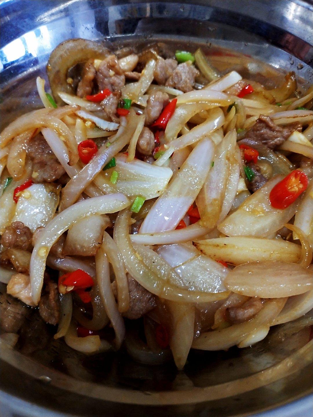 洋葱炒肉