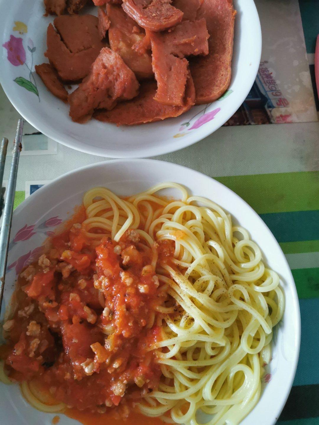 番茄肉酱意大利面