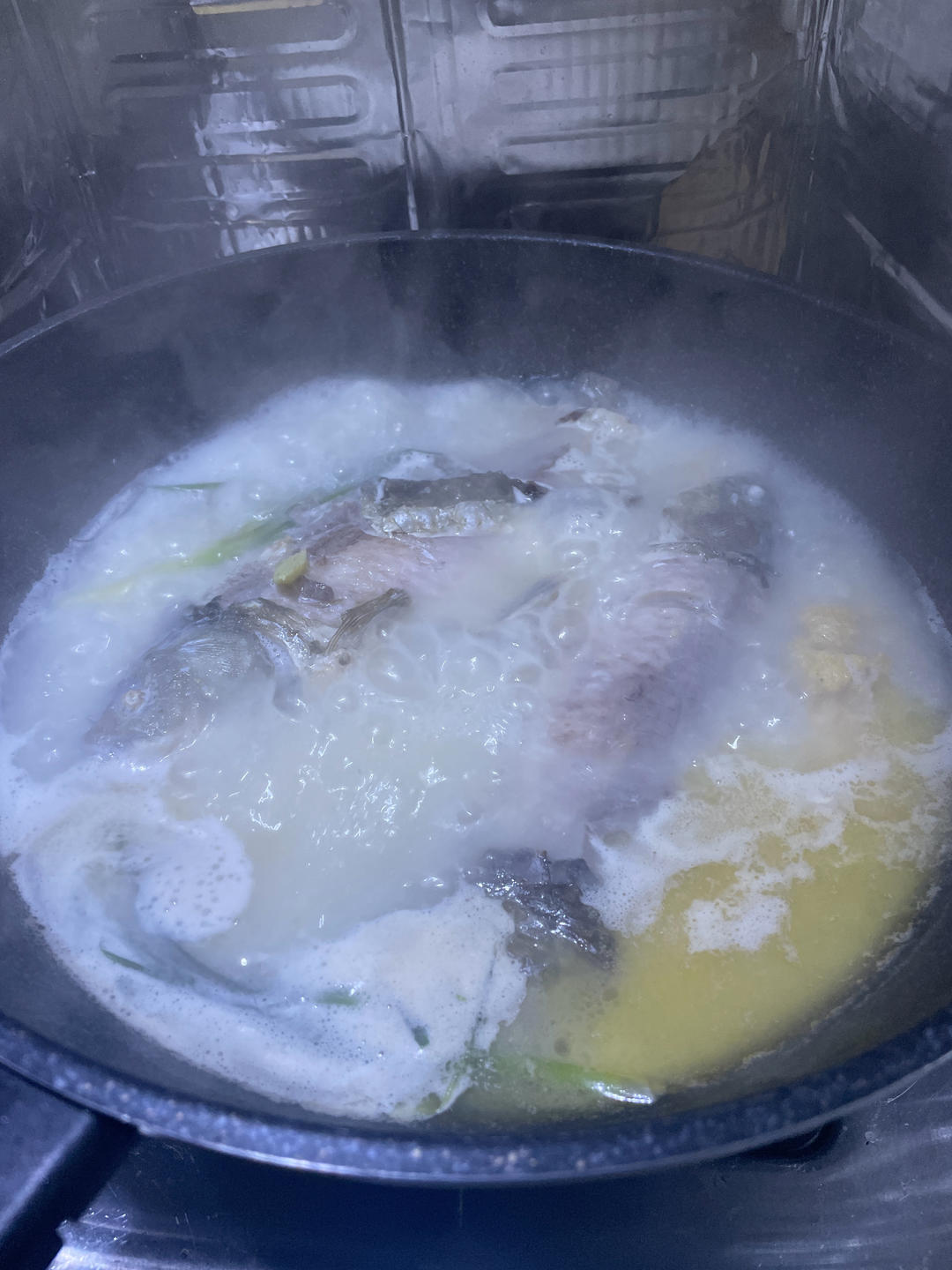 鲫鱼汤(鲫鱼豆腐汤)