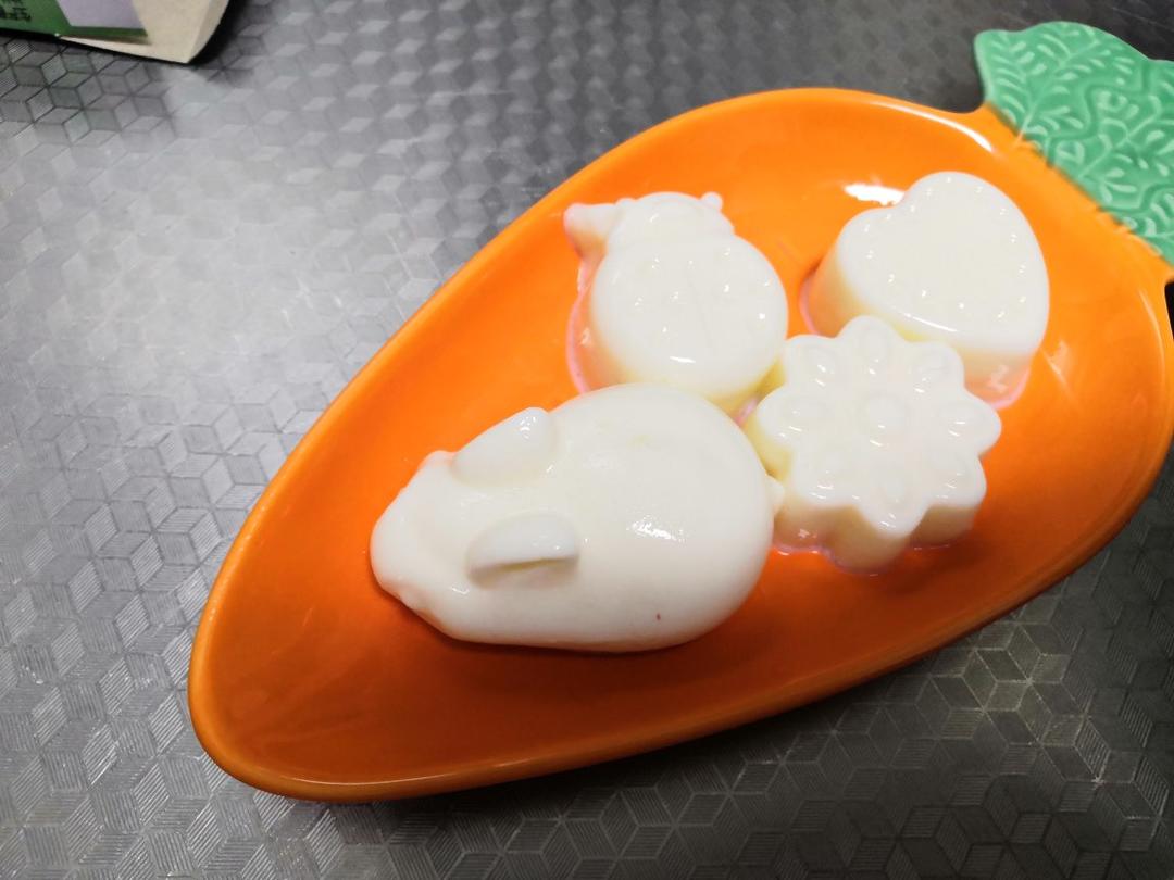 牛奶布丁（白凉粉版免烤）