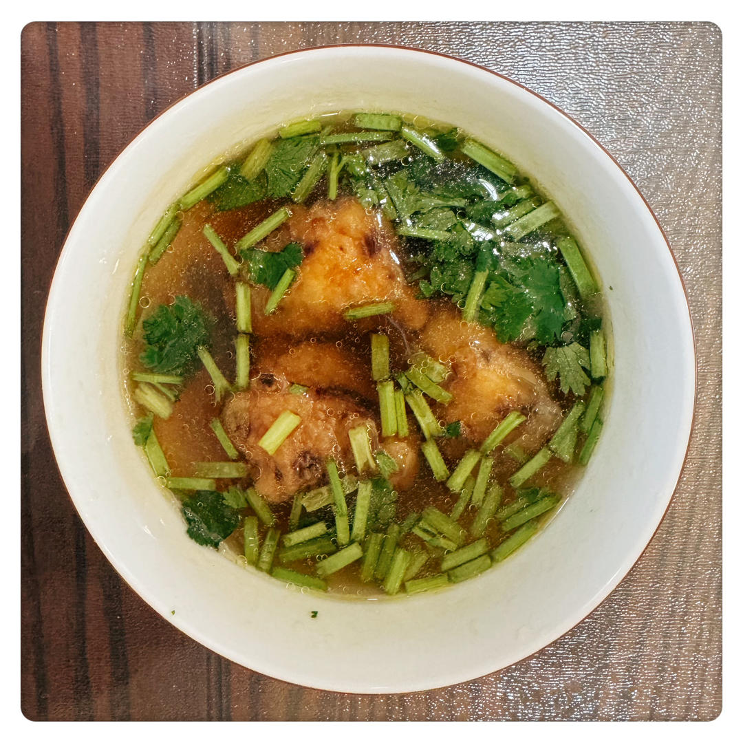 念念不忘的炸丸子汤，看过之后就会觉得超级简单，一口一个小肉丸