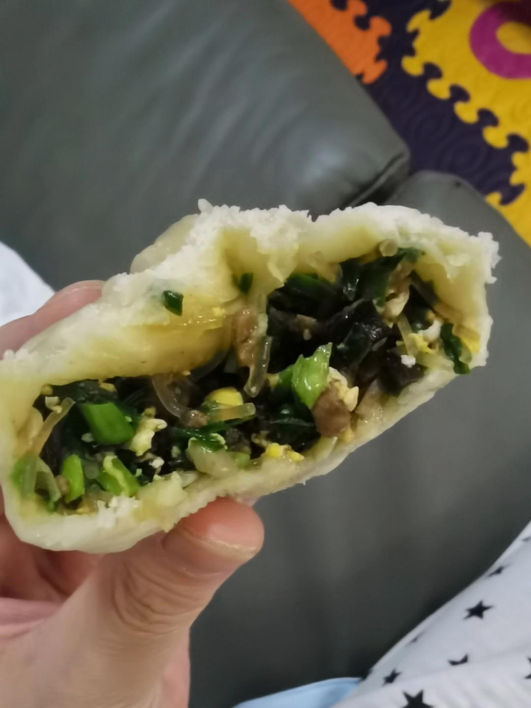 粉丝肉酱韭菜包