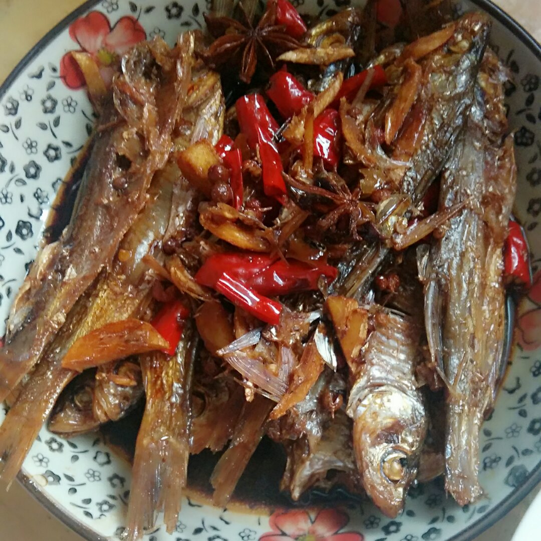 香辣小鱼干