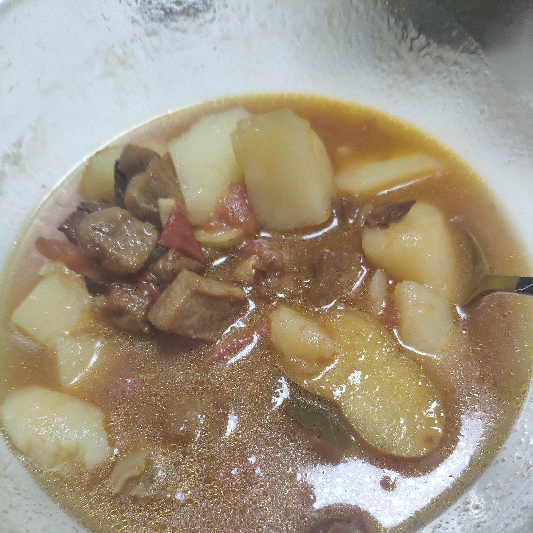 番茄土豆炖牛腩